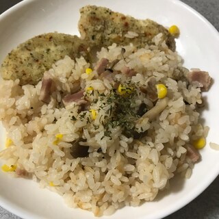 炊飯器で簡単！しめじとベーコンのピラフ